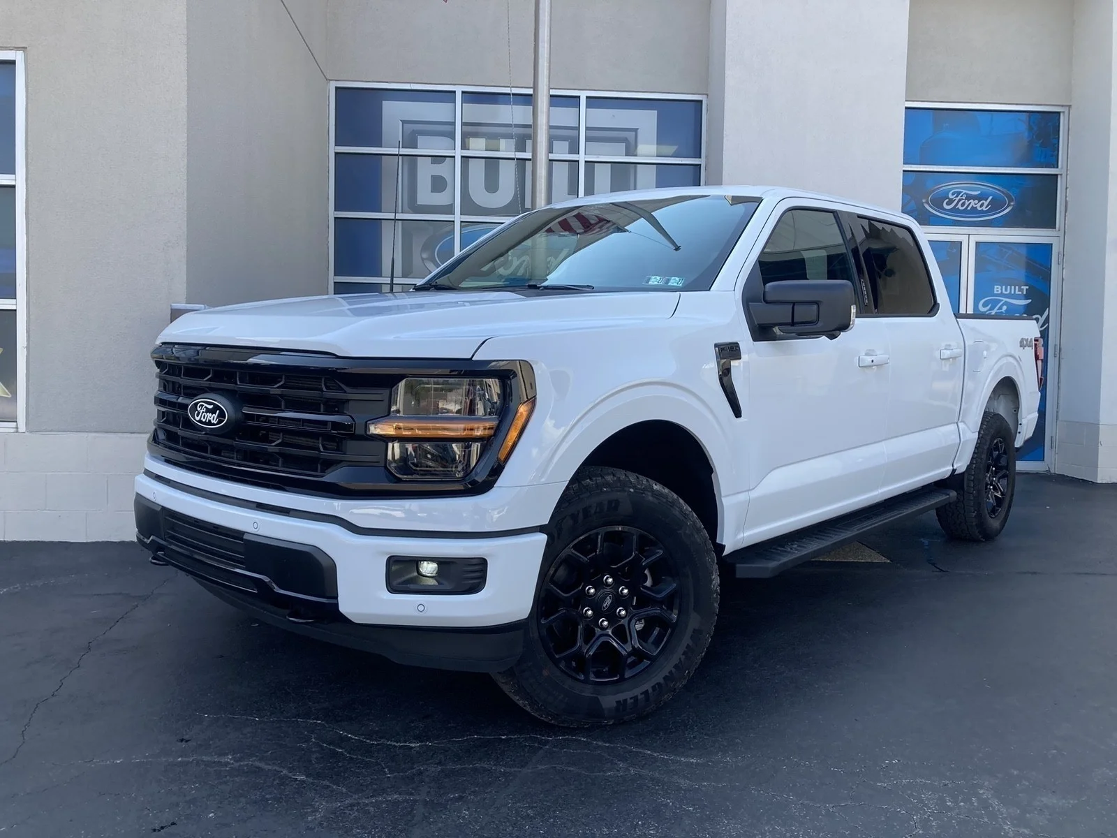 New 2026 Oxford White Ford XLT image 2