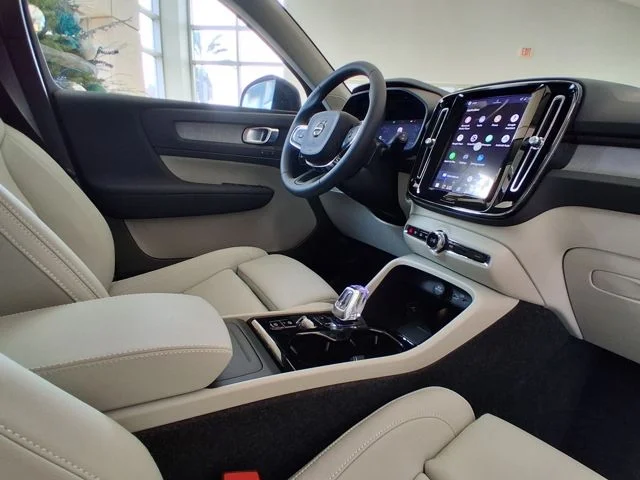 2026 Volvo XC40 Plus - Photo 14