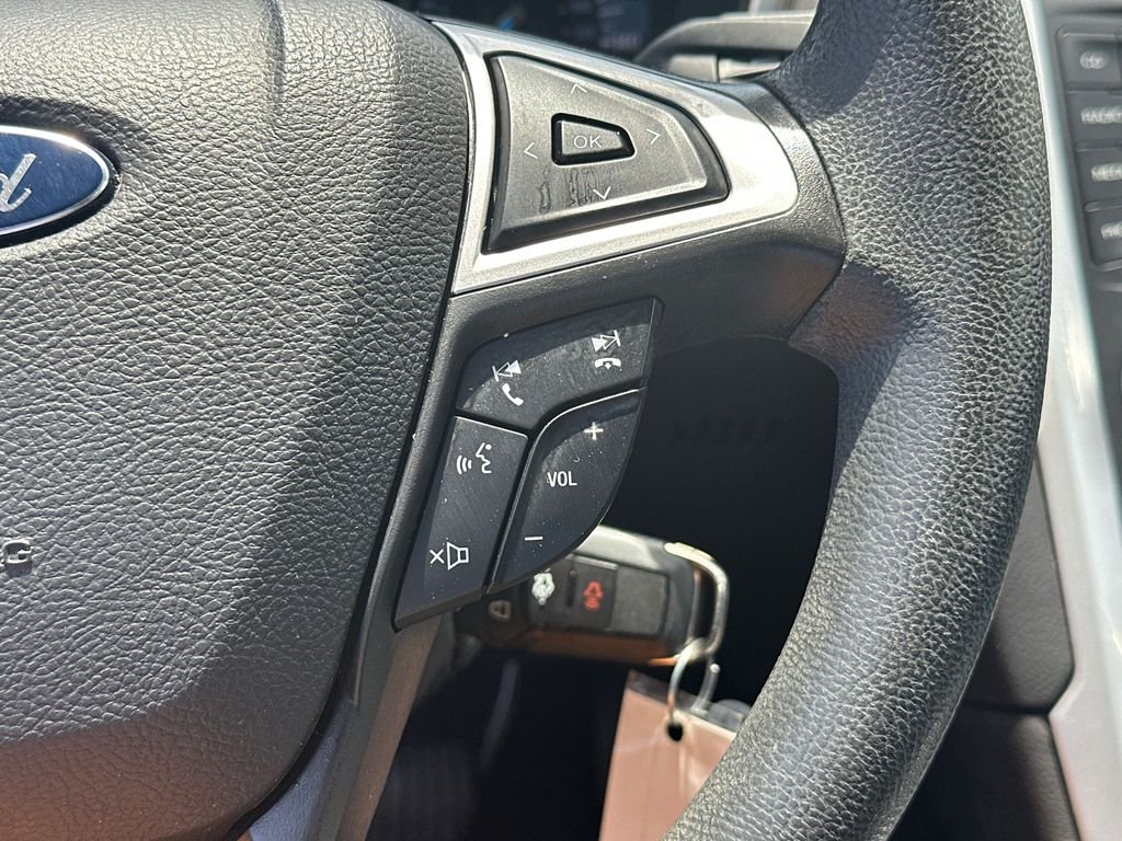 Used 2015 Ingot Silver Ford SE image 25