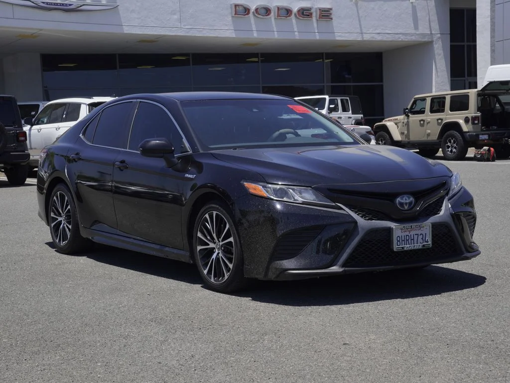 Used 2019 Black Toyota SE image 1