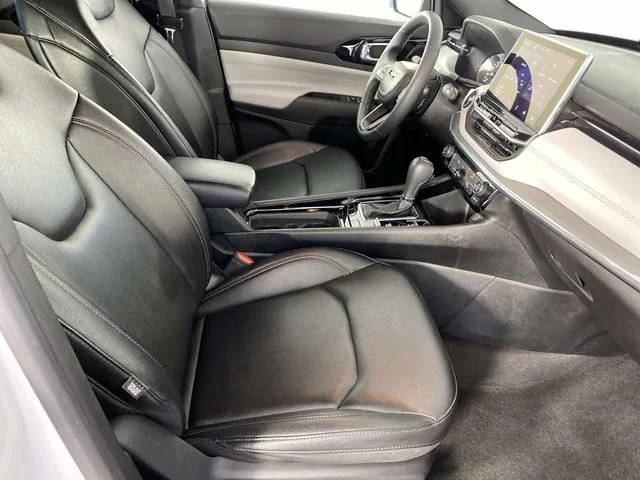 Used 2024 White Jeep Limited image 11