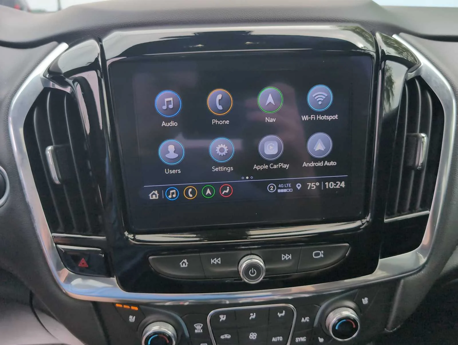 Used 2023 Iridescent Pearl Tricoat Chevrolet High Country image 13