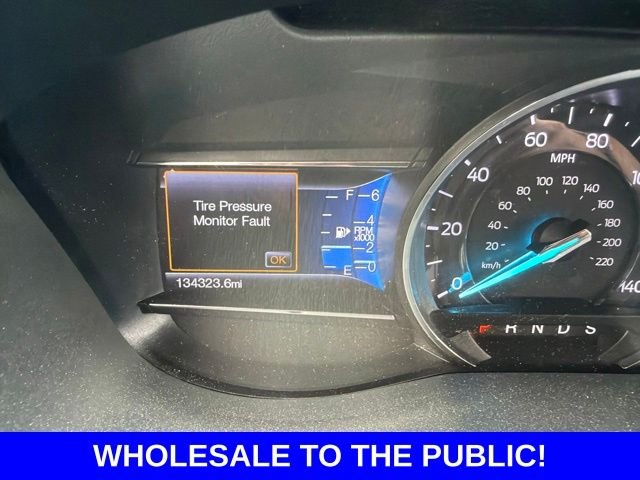 Used 2017 Gray Ford XLT image 3