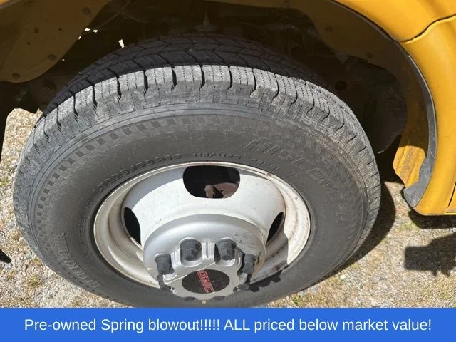 Used 2018  GMC Work Van image 8