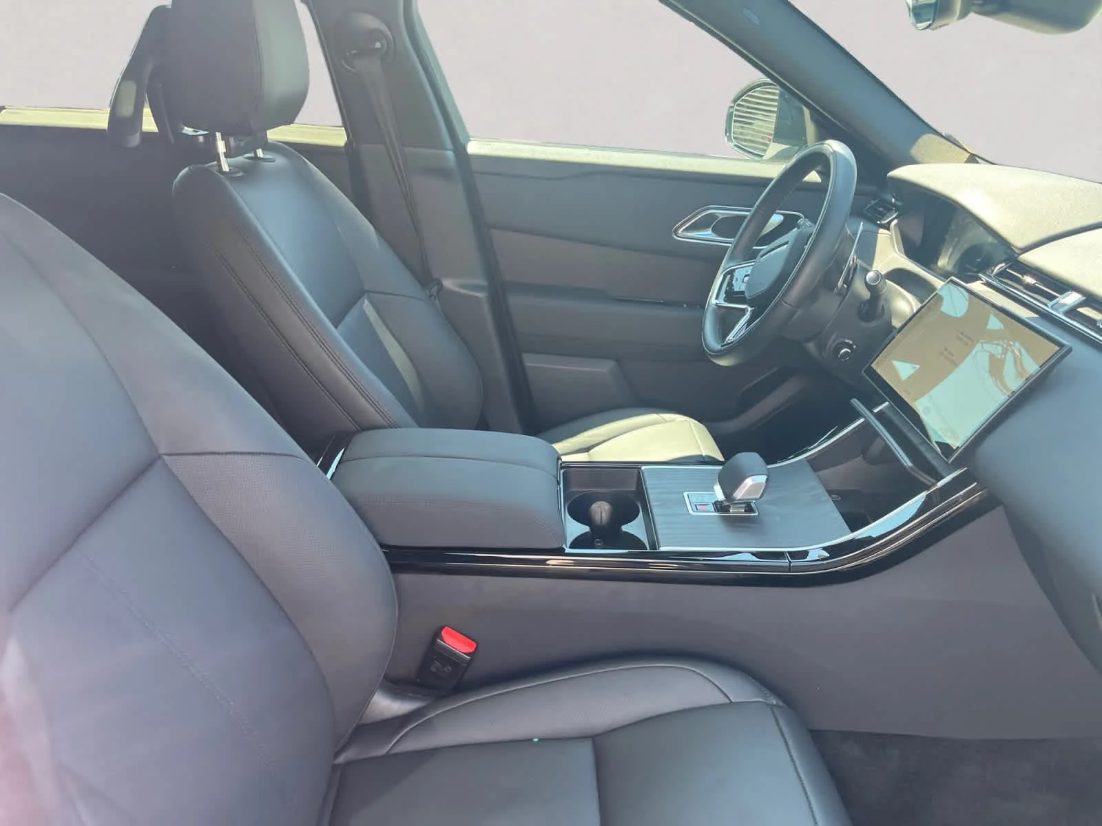 Certified Used 2026 Fuji White Land Rover S image 15