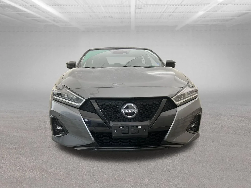 Used 2023 Gray Nissan SR image 9