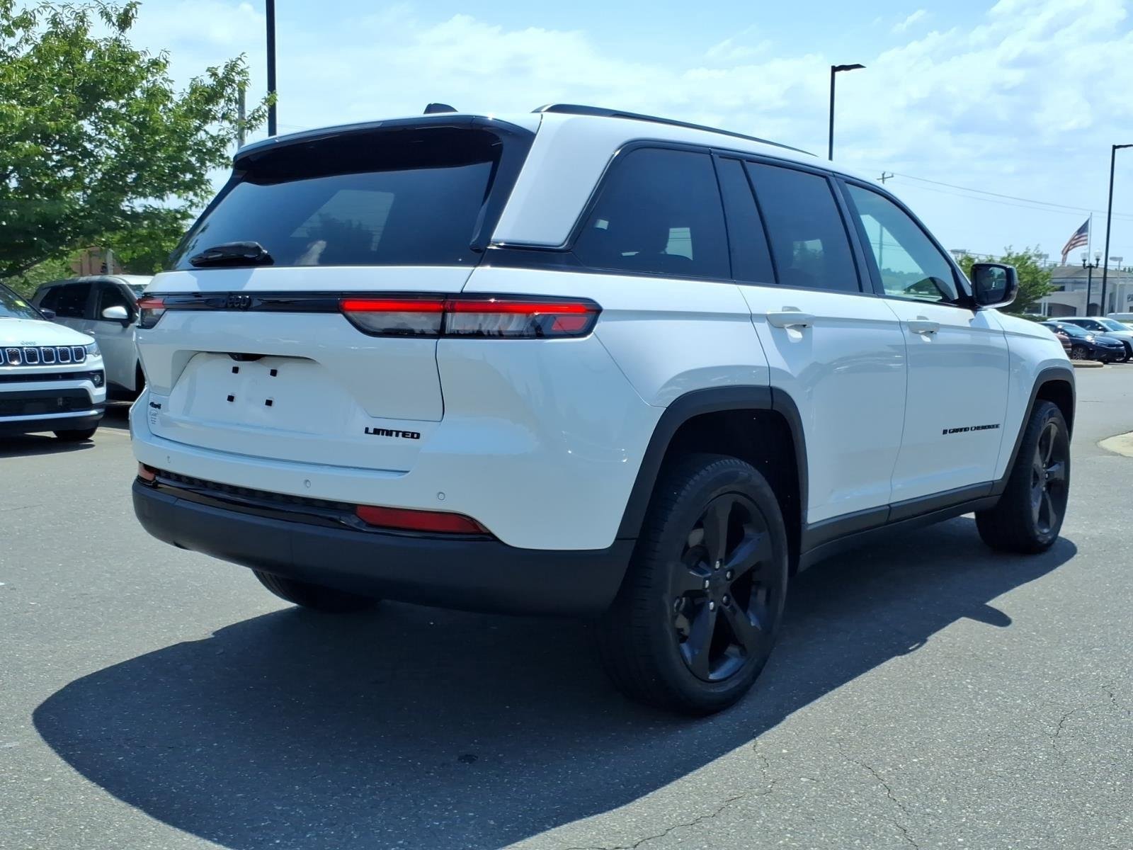 Used 2023 Bright White Clearcoat Jeep Limited image 2