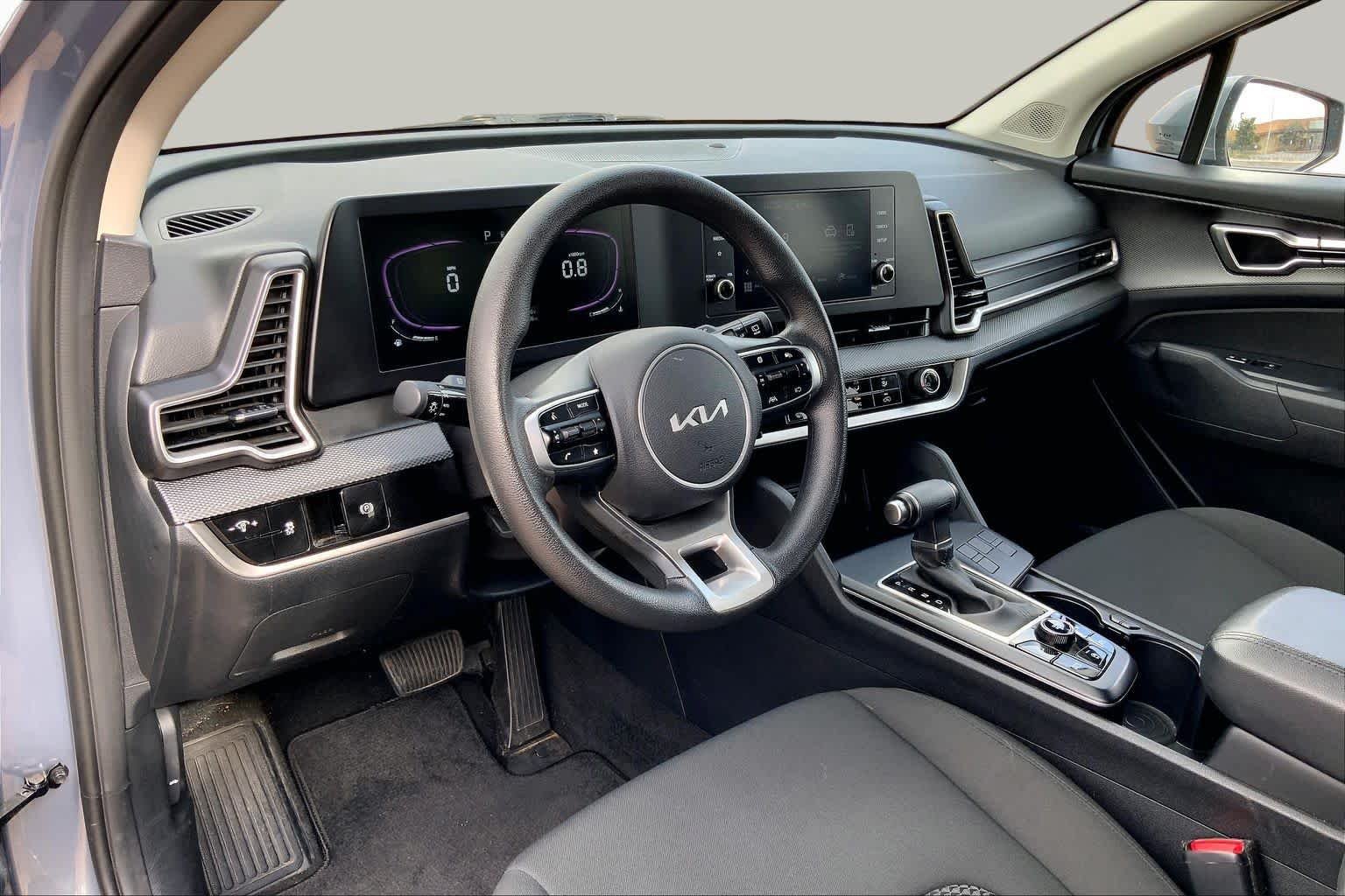 Used 2025 Everlasting Silver Kia LX image 18