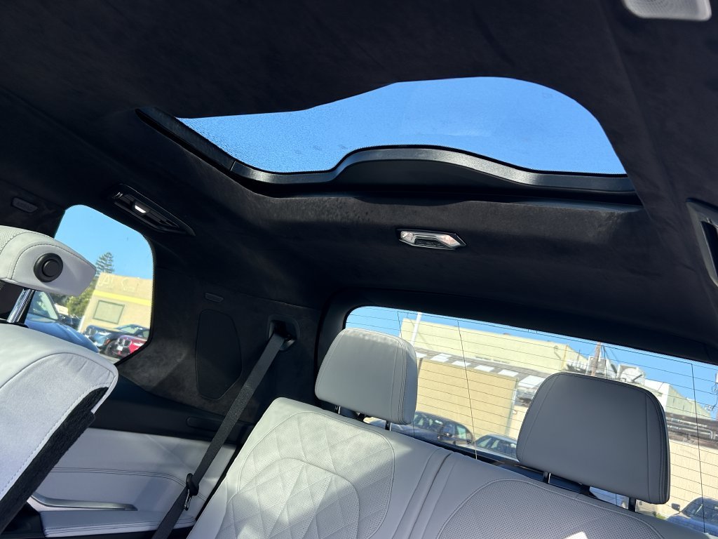 New 2027 Tanzanite Blue II Metallic BMW xDrive40i image 34