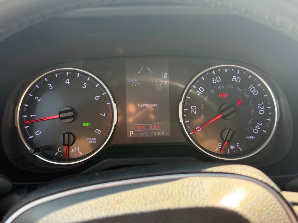 Used 2019 Silver Sky Metallic Toyota XLE Premium image 28