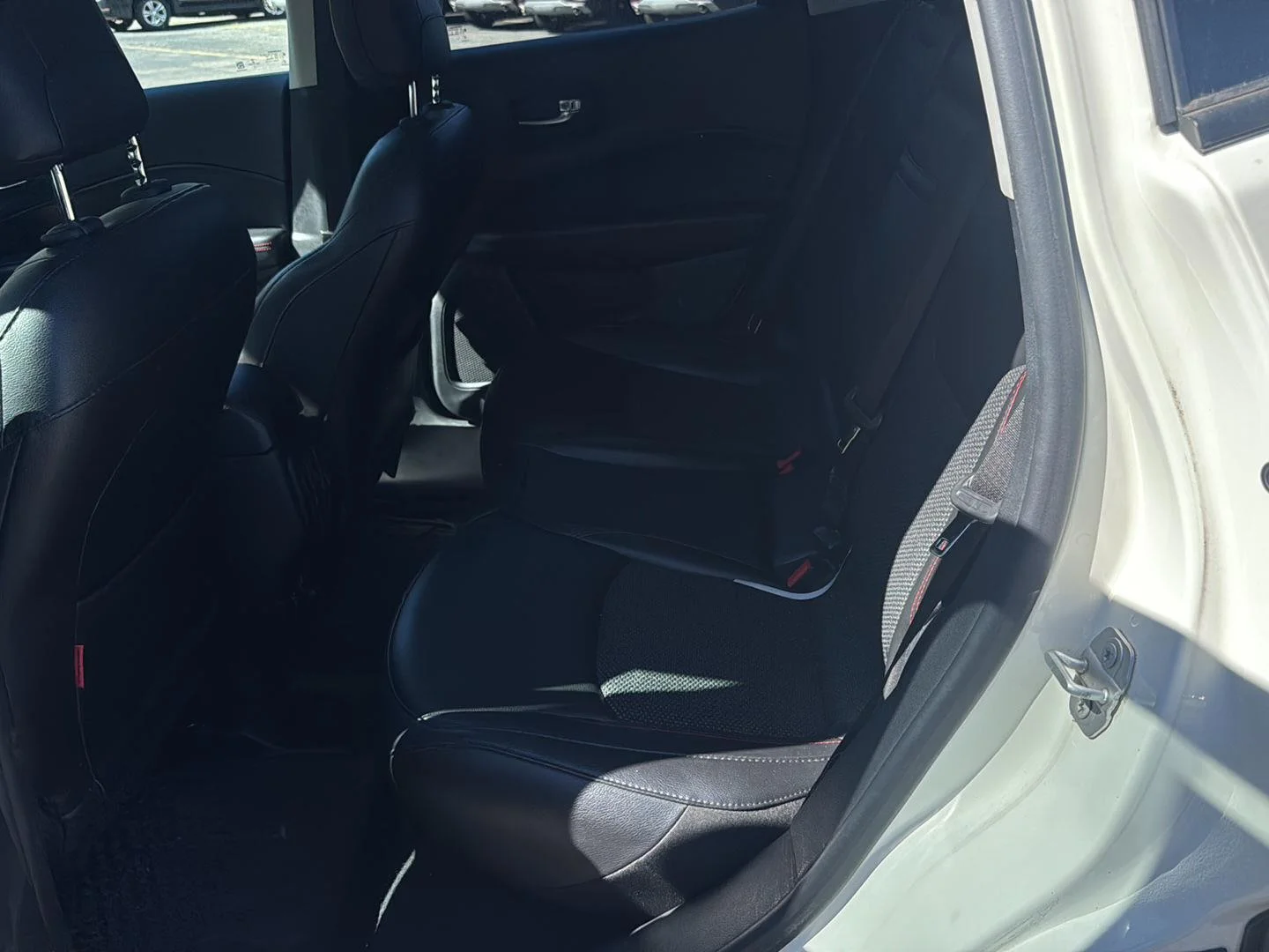 Used 2019 White Clearcoat Jeep Trailhawk image 21