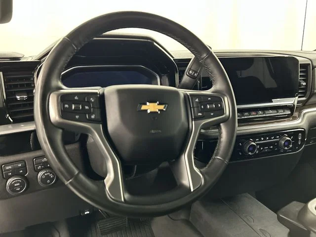 Used 2023 Gray Chevrolet LT image 8