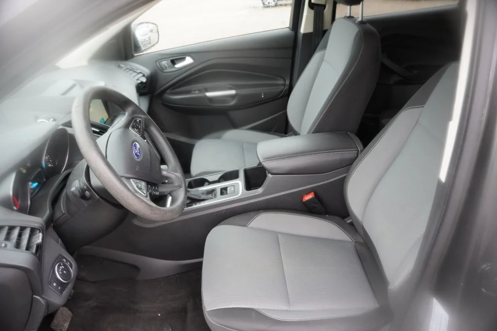 Used 2018 Gray Ford SE image 4