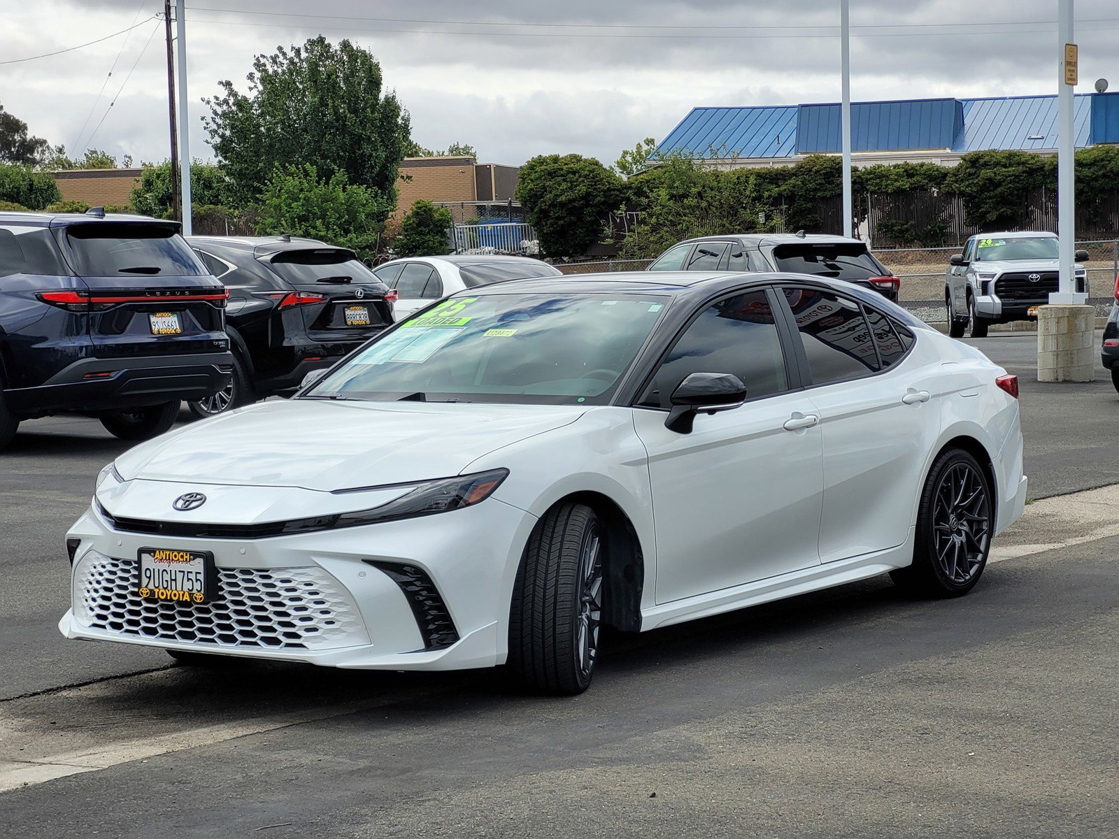 Used 2025  Toyota  image 8
