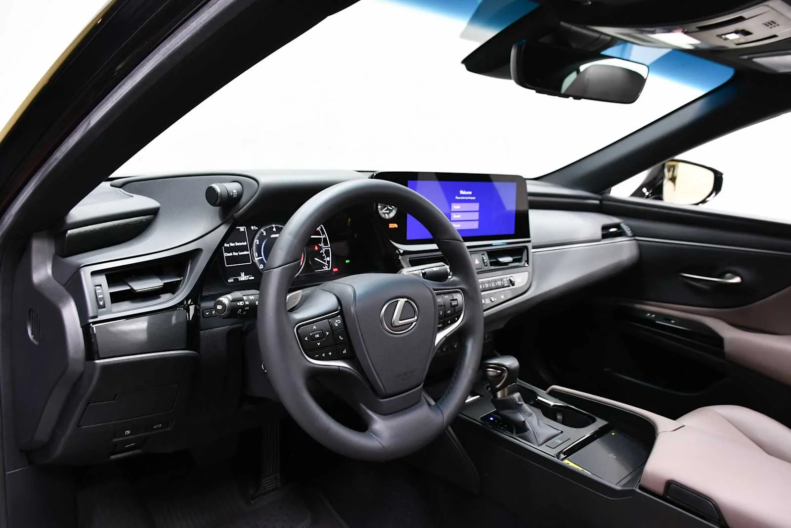 Certified Used 2025 CAVIAR Lexus  image 16