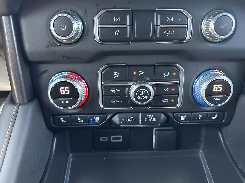 Used 2023 White GMC AT4 image 21