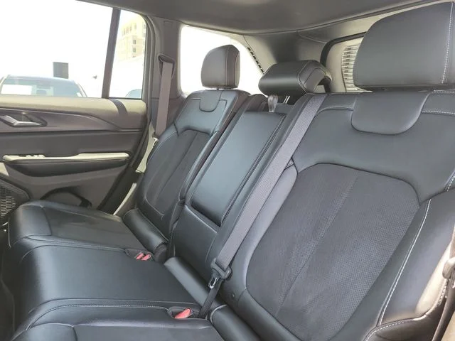 Used 2024 Gray Jeep Altitude X image 10