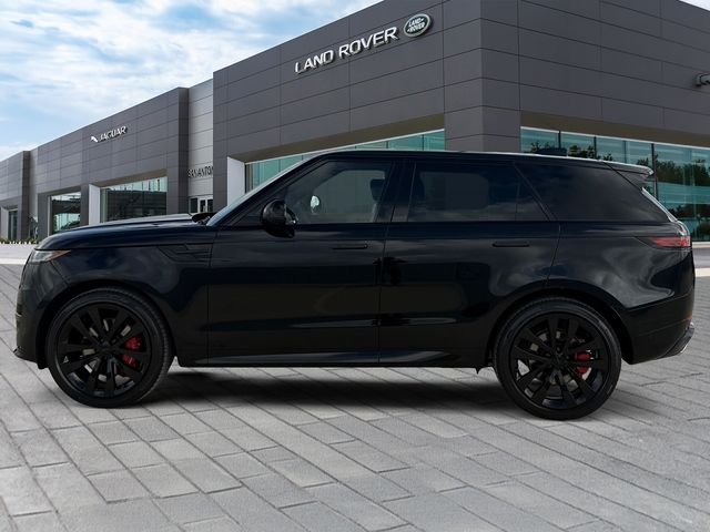New 2026 Santorini Black Land Rover Dynamic SE image 2