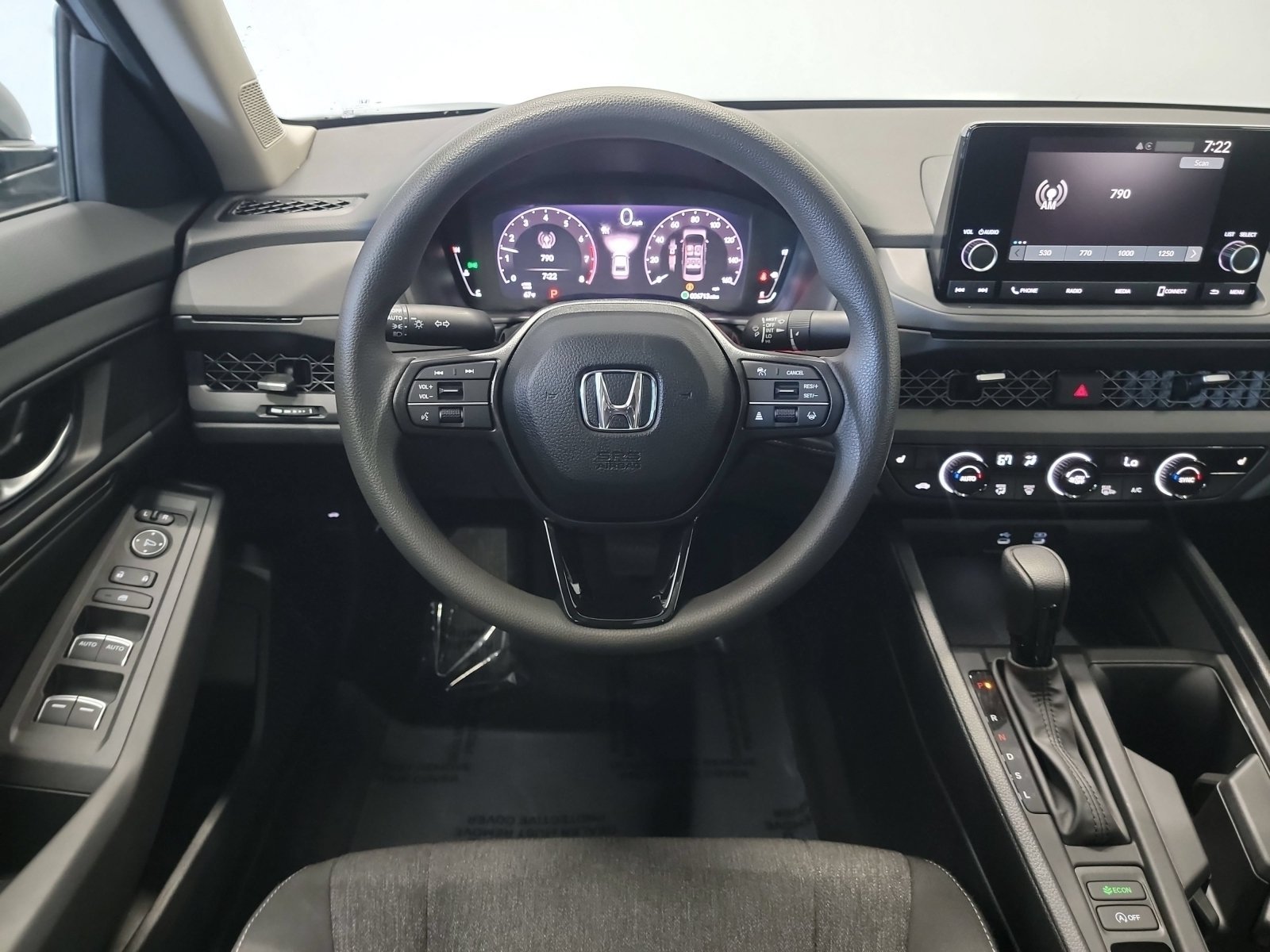 Certified Used 2025 Urban Gray Pearl Honda SE image 16