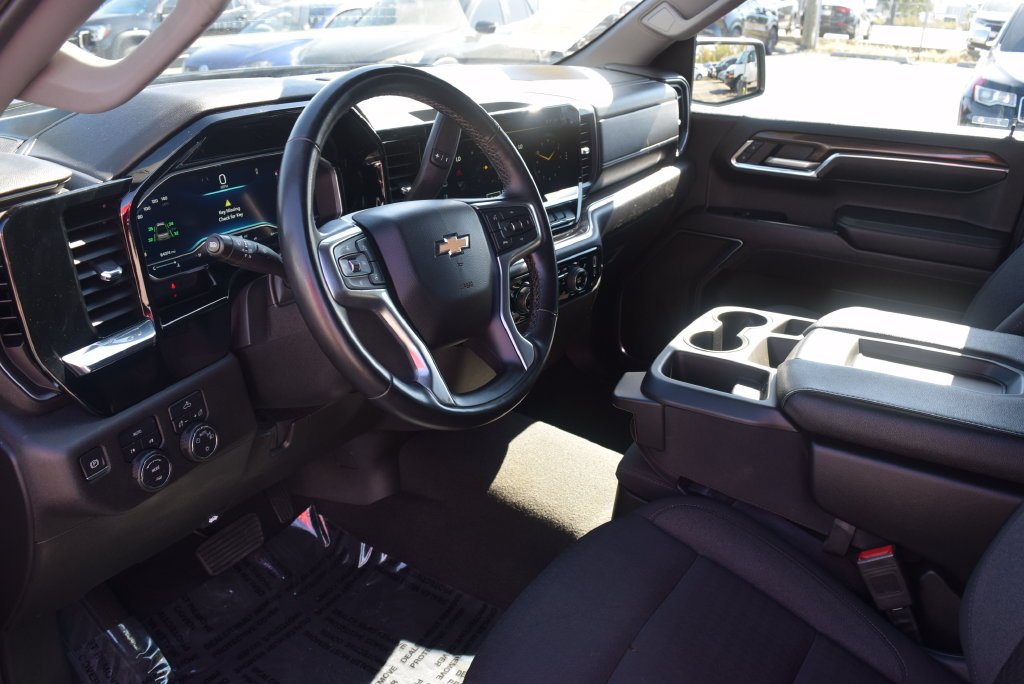 Used 2023 BLACK Chevrolet LT image 16