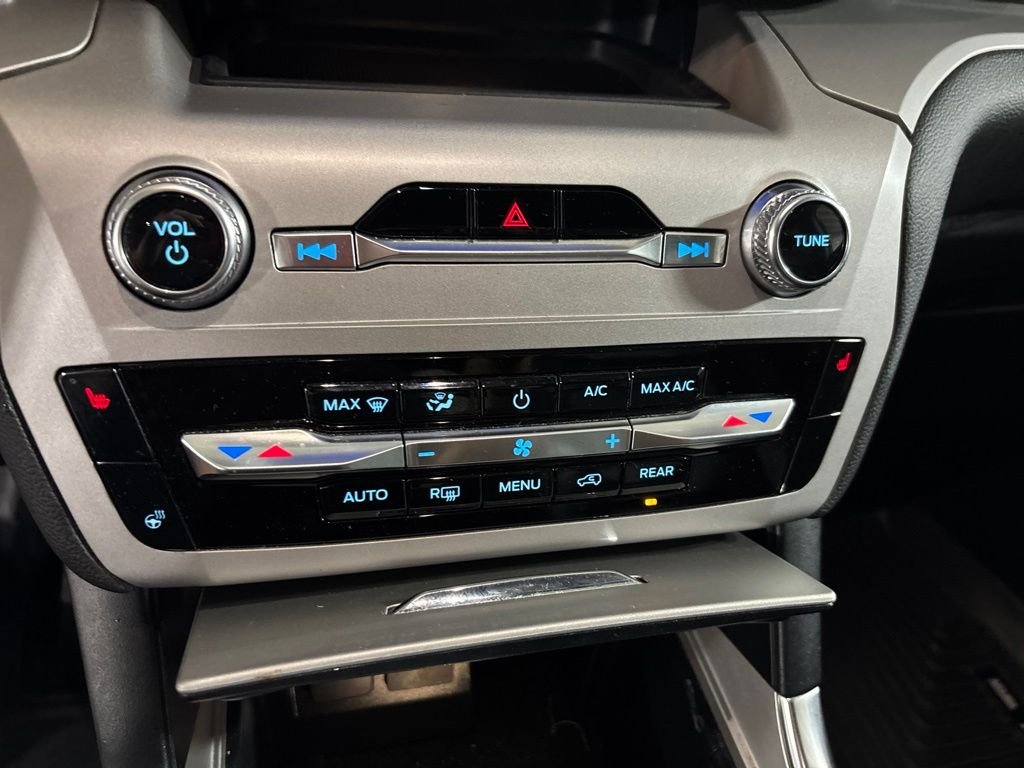 Used 2023 Gray Ford XLT image 19
