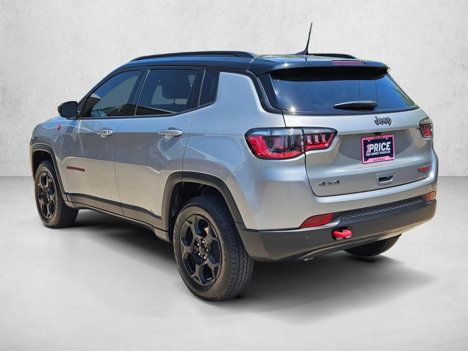 Used 2023 Billet Silver Metallic Clearcoat Jeep Trailhawk image 8