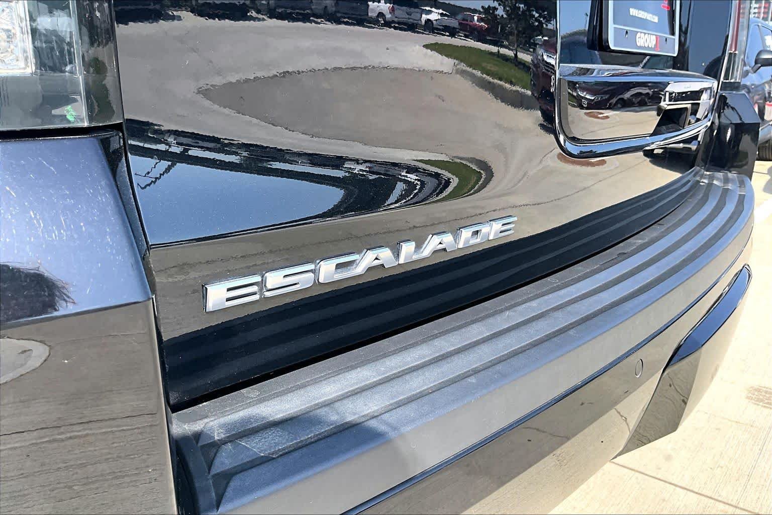 Used 2020 Black Raven Cadillac Luxury image 29