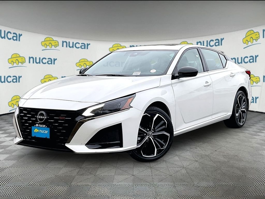 Used 2024 White Nissan 2.5 SR image 3