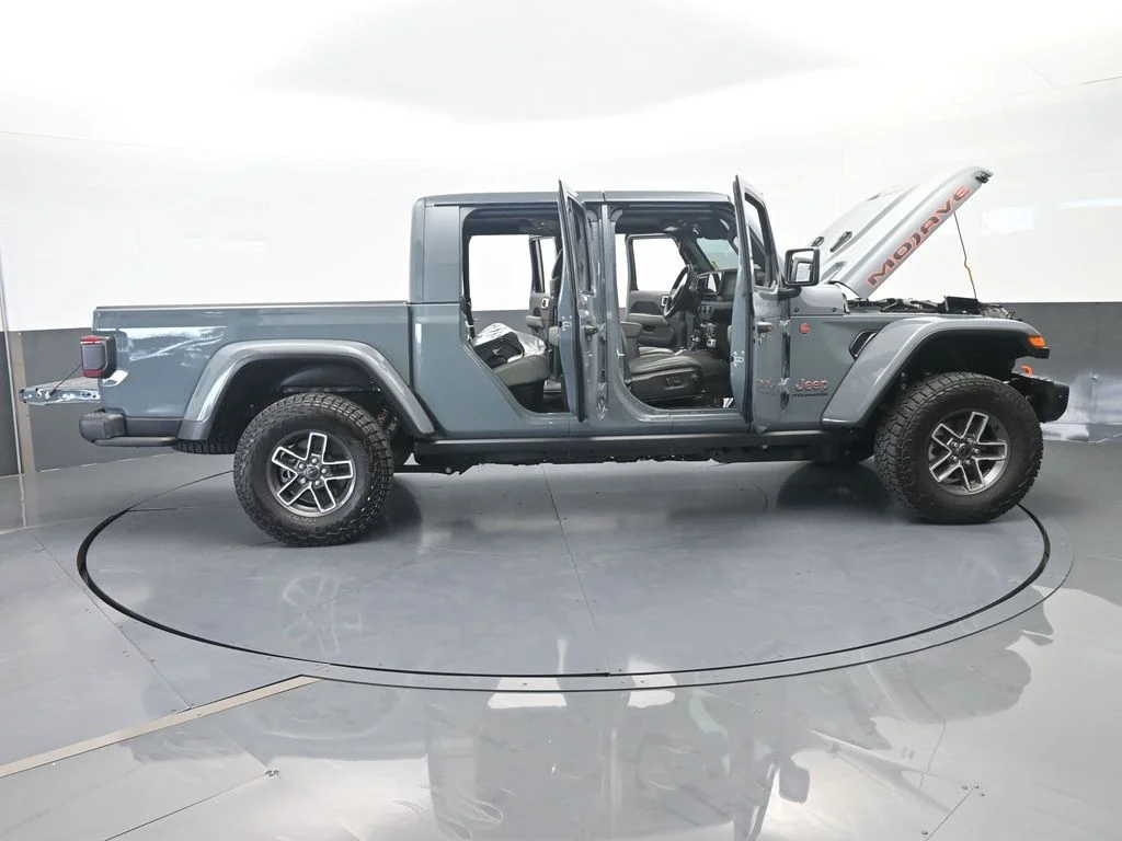 Used 2026 Anvil Clearcoat Jeep Mojave X image 79