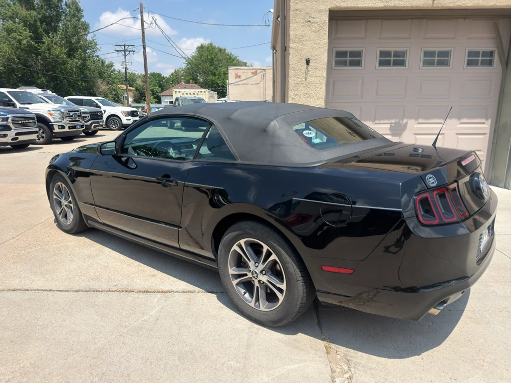 Used 2014 Black Ford Base image 2
