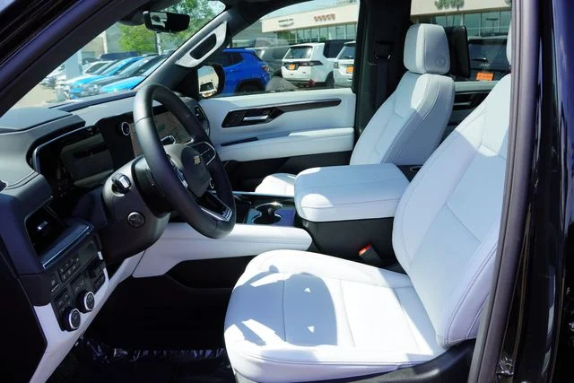 Used 2025 Black Chevrolet Premier image 16