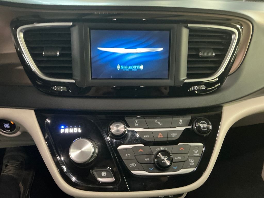 Used 2018 Gray Chrysler Touring Plus image 19