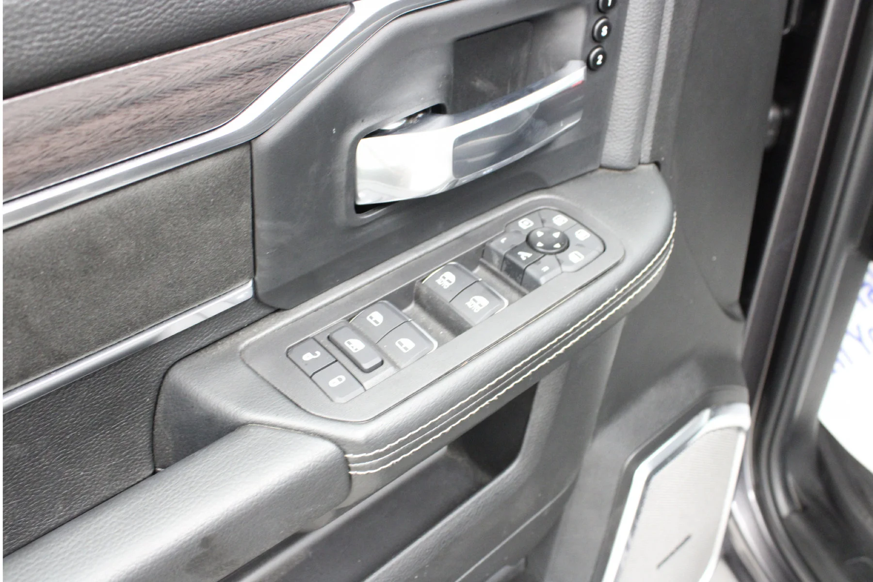 2025 RAM 2500 Laramie - Photo 19
