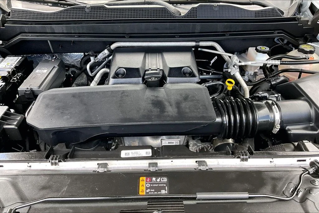 Used 2024 White Chevrolet LT image 31