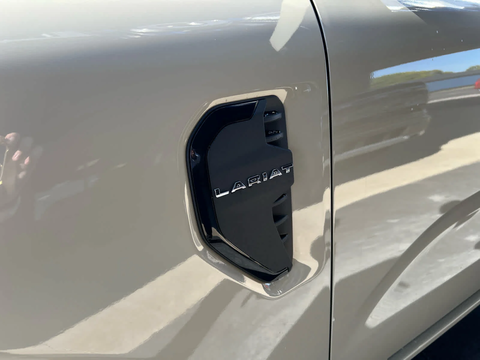 New 2025 Desert Sand Ford LARIAT image 7