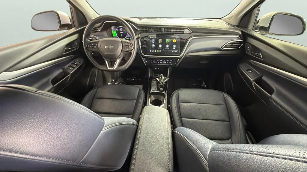 Used 2023 Silver Flare Metallic Chevrolet Premier image 31