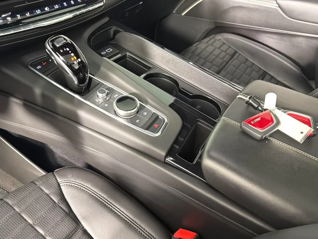Used 2023 BLACK RAVEN Cadillac AWD V-Series image 26