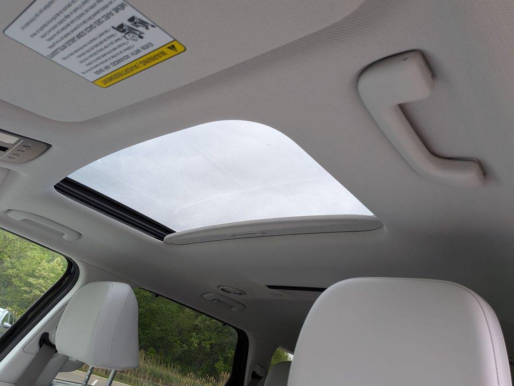 New 2026 Black Hyundai SEL Premium 7P image 13