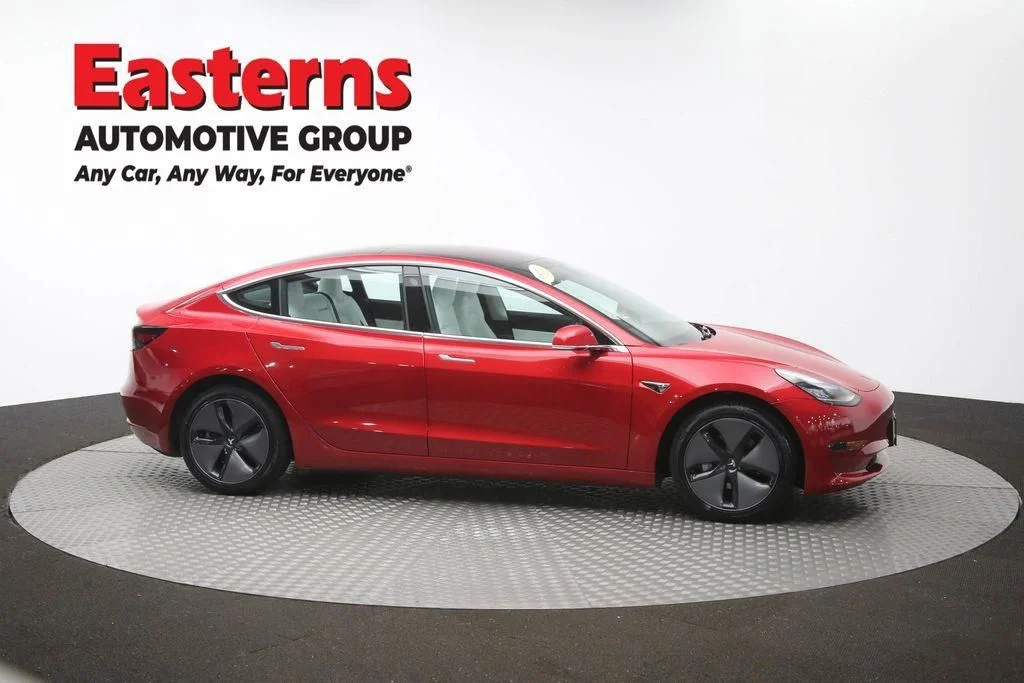 Used 2018 Red Tesla Long Range image 42