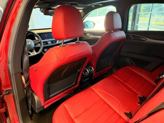 Used 2024 Alfa Rosso Alfa Romeo Veloce image 11