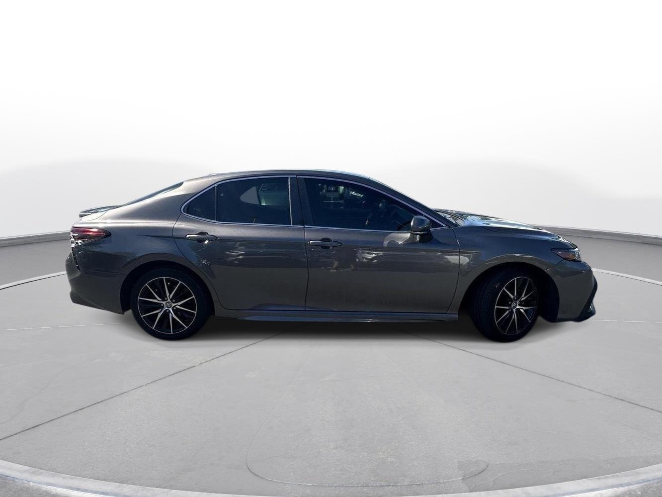 Used 2022 Predawn Gray Mica Toyota SE image 5
