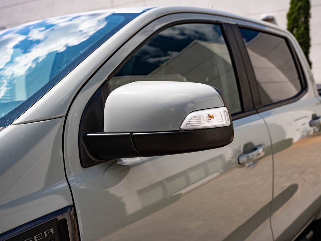 Used 2021 Cactus Gray Ford Lariat image 16