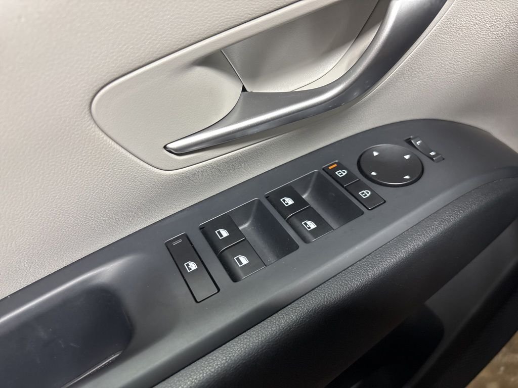 Certified Used 2025 Gray Hyundai SEL Convenience image 11