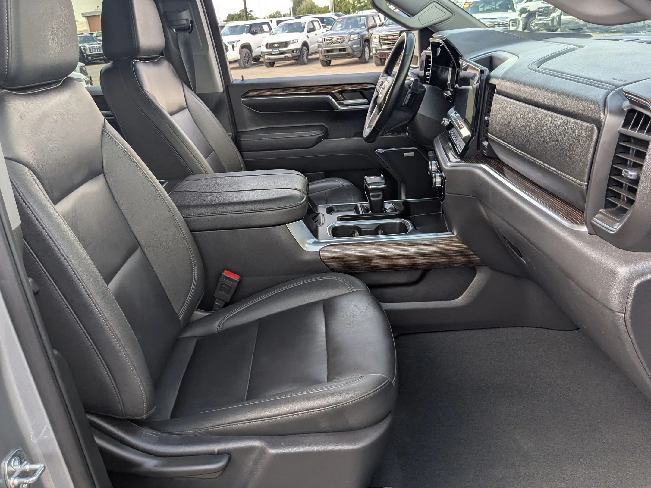 Used 2024 Sterling Metallic GMC Elevation image 30