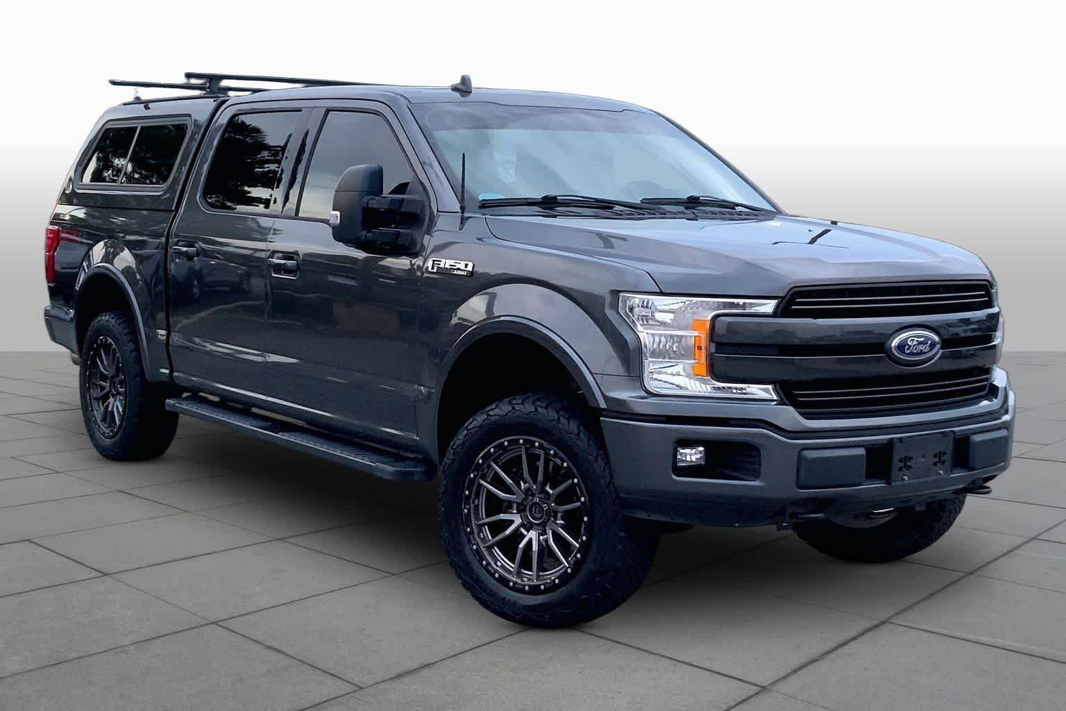 Used 2018 Magnetic Metallic Ford LARIAT image 3