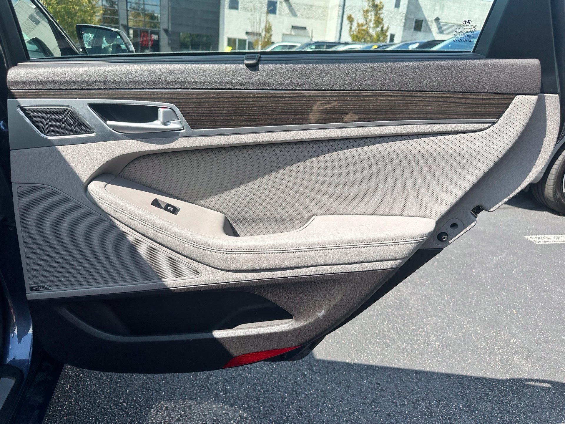 Used 2015 Blue Hyundai 3.8 image 25