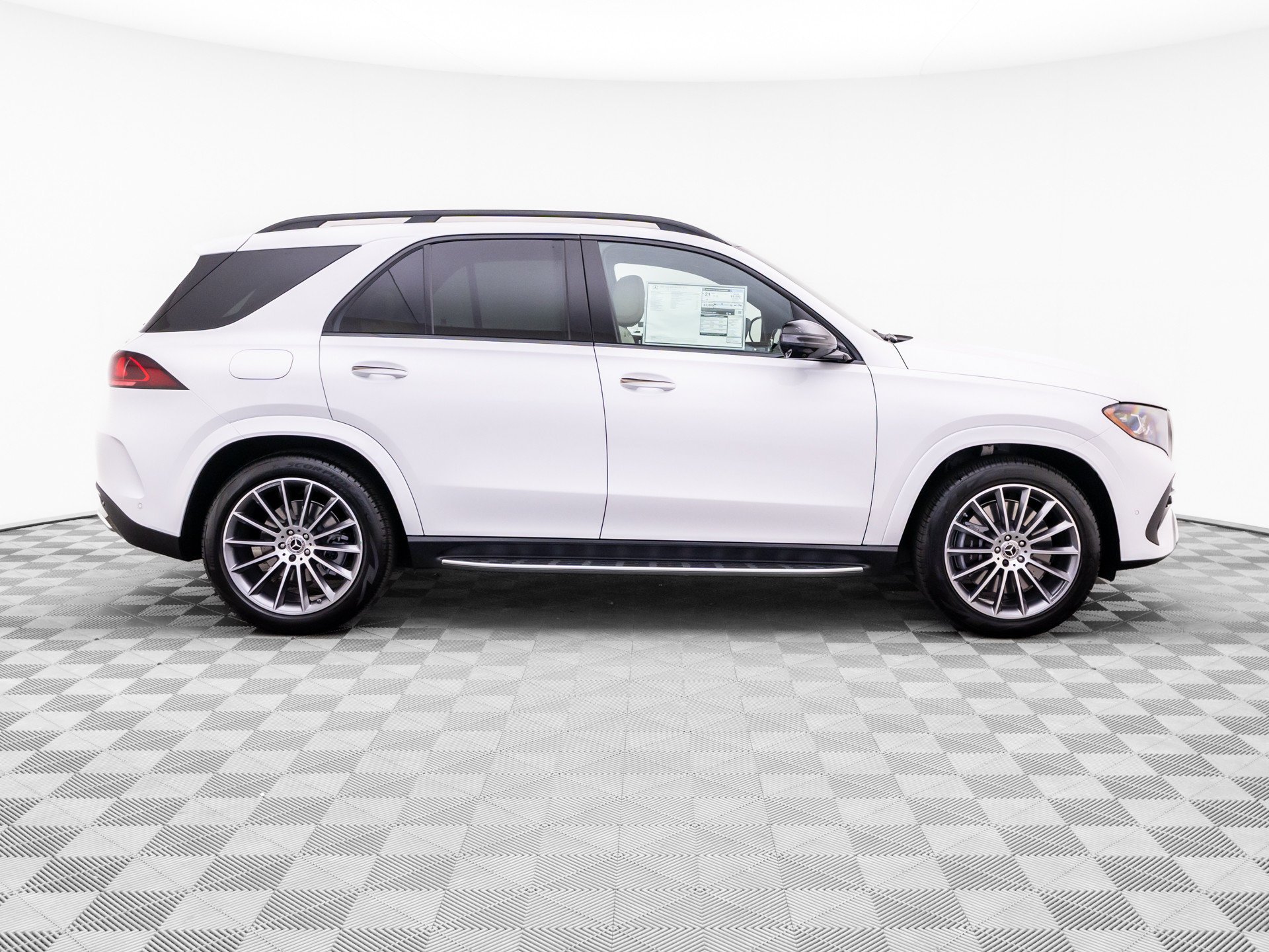 New 2027 White Mercedes-Benz GLE 450 image 6