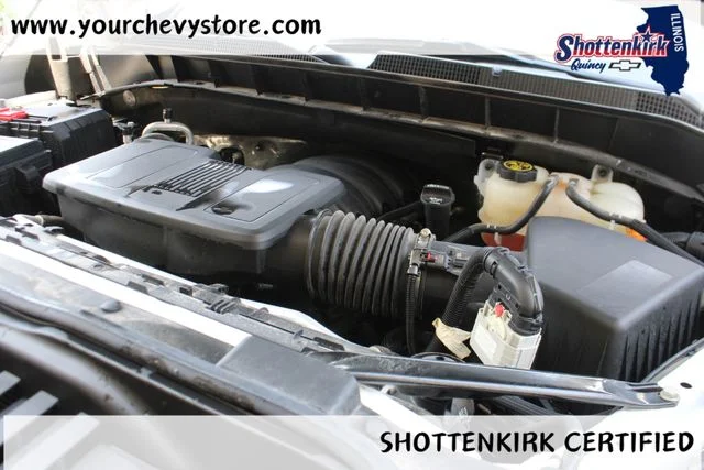 Used 2022 White Chevrolet LT image 10