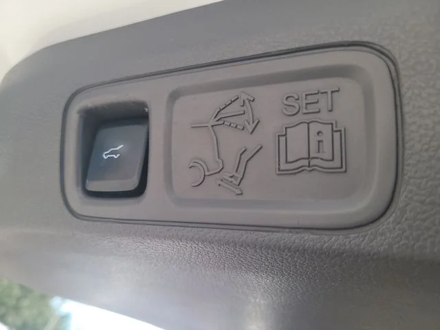 Used 2021 White Ford Limited image 11