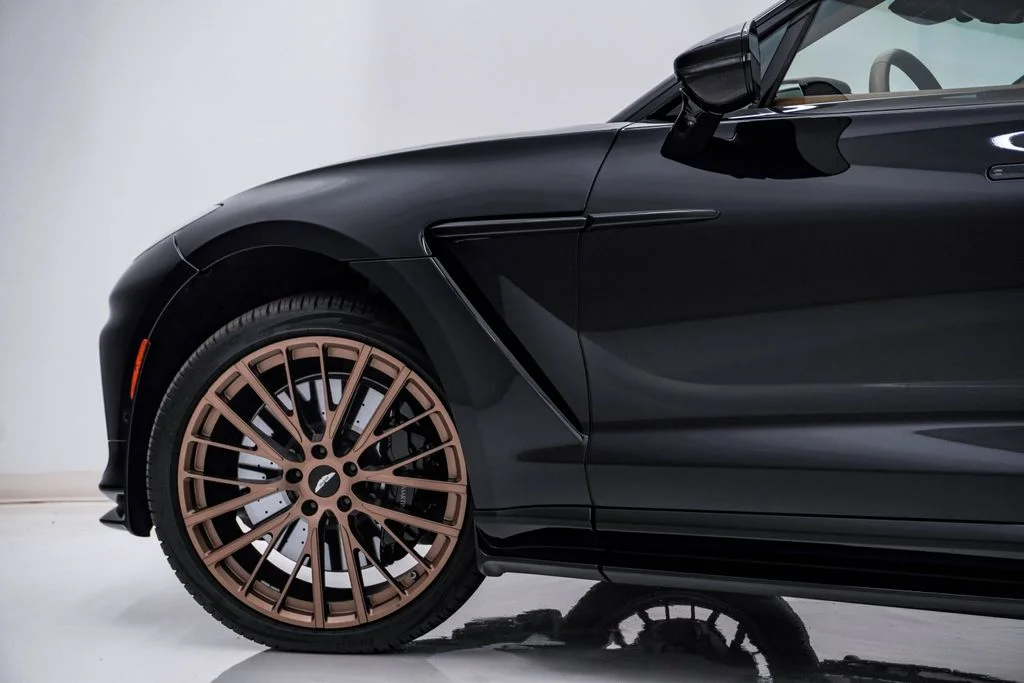 Used 2025 Q Oberon Black Aston Martin 707 image 14